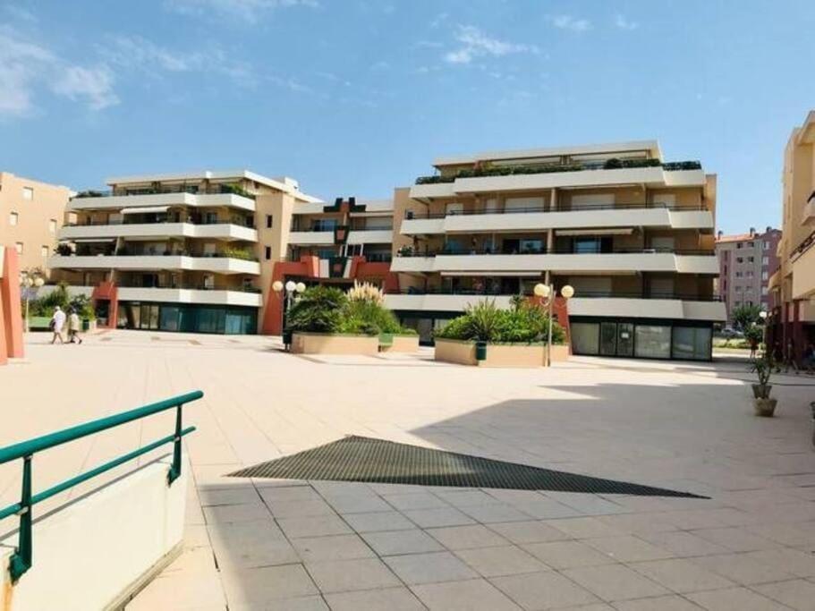 "Croisette" Appartement Rez De Jardin Acces Direct Plage ! Sete Bagian luar foto